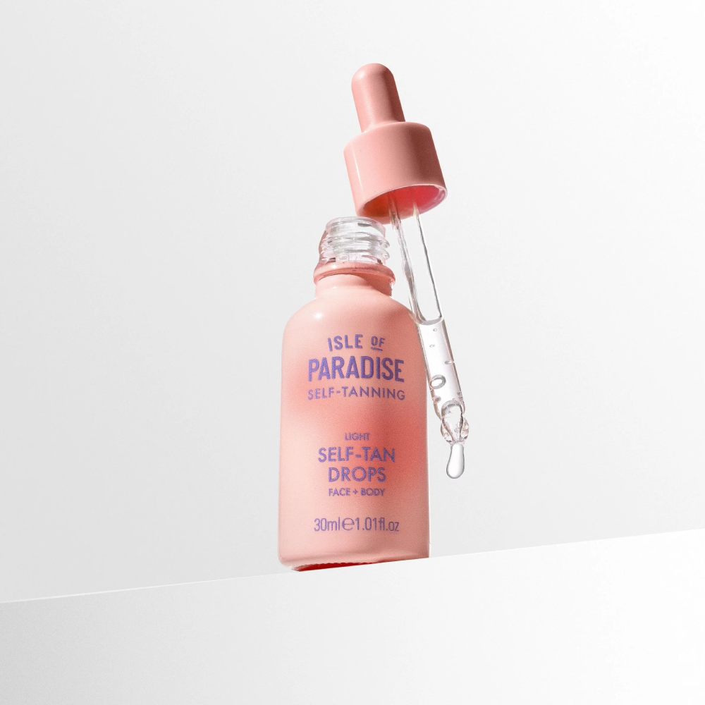 ISLE OF PARADISE Face and Body Self-Tanning Drops Light 30ml - Краплі для автозасмаги обличчя та тіла у відтінку Light - фото №3 ISLE OF PARADISE Face and Body Self-Tanning Drops Light 30ml - Краплі для автозасмаги обличчя та тіла у відтінку Light - фото №3